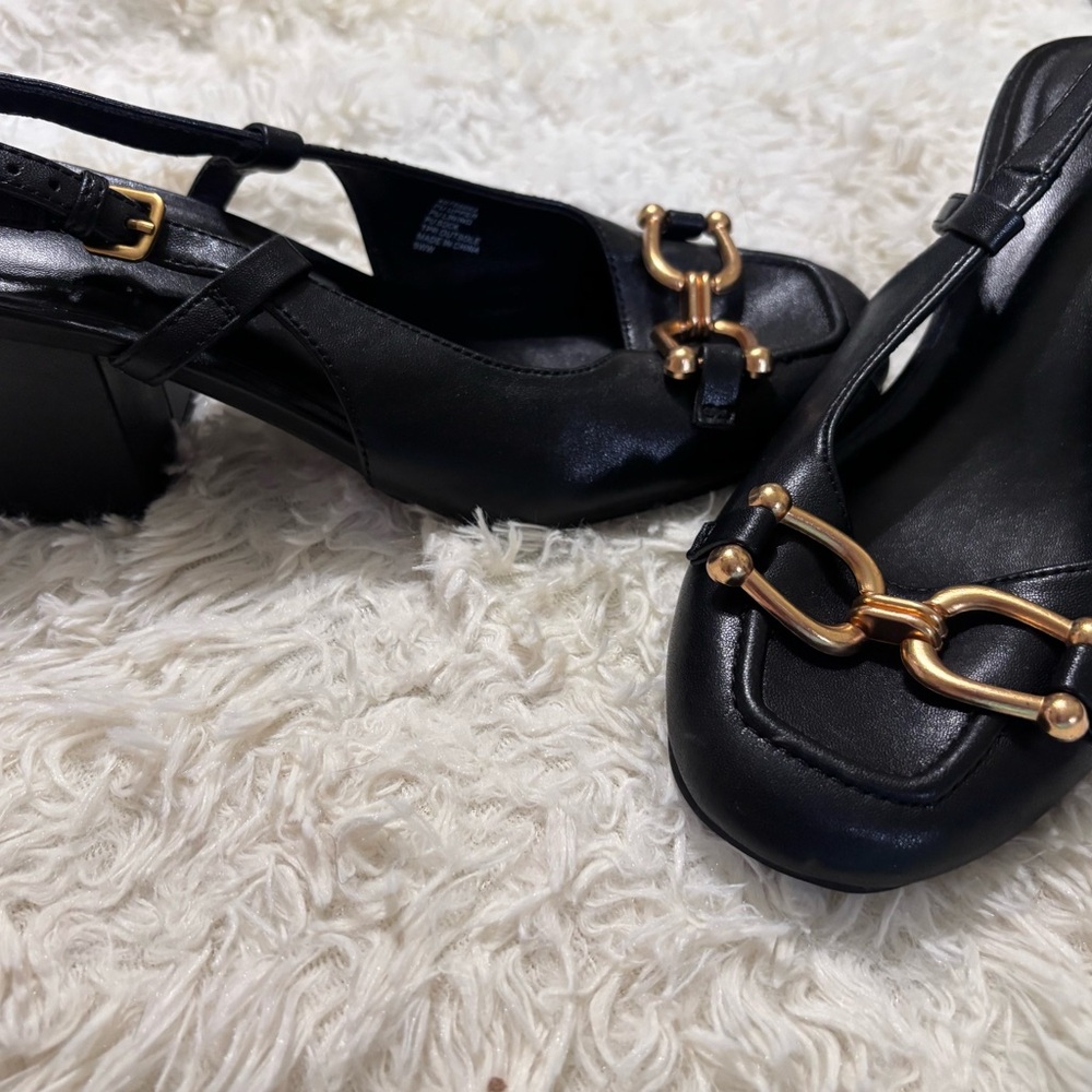 Elegant black leather Torrid shoes